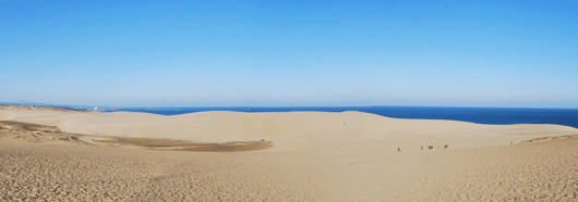 「馬の背」の風景－真っ青な空と海、白い砂
