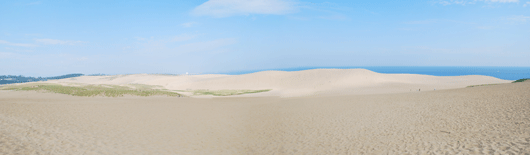 「馬の背」の風景－白い砂山が横たわっています