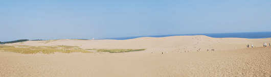 「馬の背」の風景－乾燥したサラサラの砂が広がっています