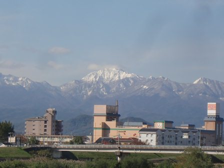 倉吉市内から望む大山の雪化粧