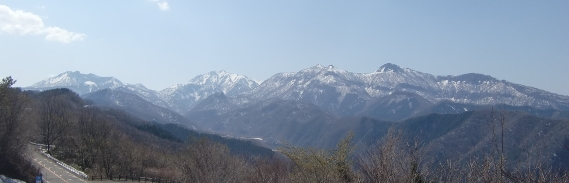 春の中国山地の風景