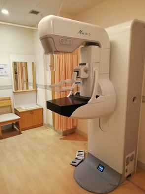 デジタル乳房X線撮影装置の写真