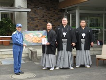 石浦関の新入幕決定をお祝いするパレード出発式1