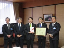 寄附金贈呈式2