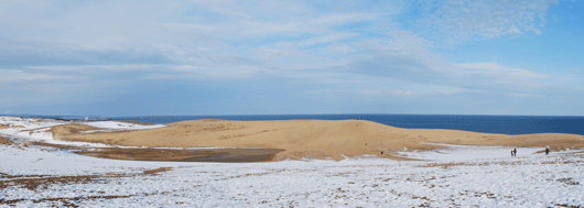 「馬の背」の風景－雪と砂が入り混じっています