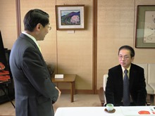 NIPPON ITチャリティ駅伝実行委員会からの鳥取県中部地震の復興に係る寄附金贈呈式1