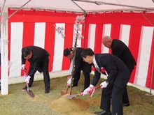 鳥取県・モンゴル中央県友好交流20周年記念行事　記念植樹1