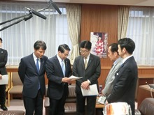北朝鮮による拉致被害者を救出する知事の会による大臣要望