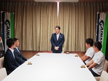 一般社団法人日本プロサッカー選手会からの鳥取県中部地震に係る寄附金贈呈式1