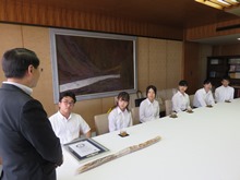 「ちくわの長さギネス記録達成」報告会1