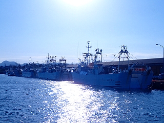 沖合底びき網漁船