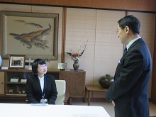 とっとりふるさと大使委嘱状交付式1