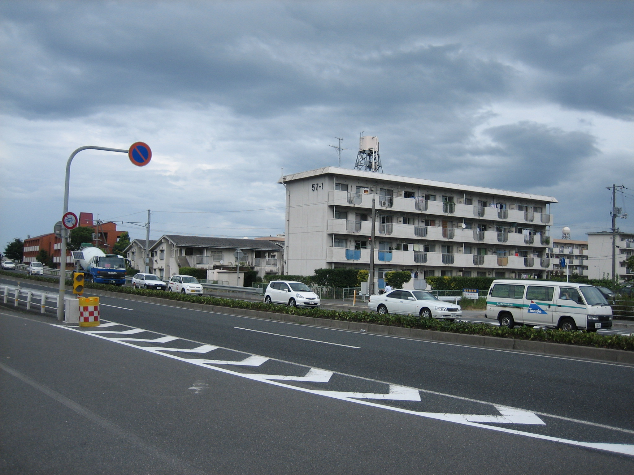 県営徳尾