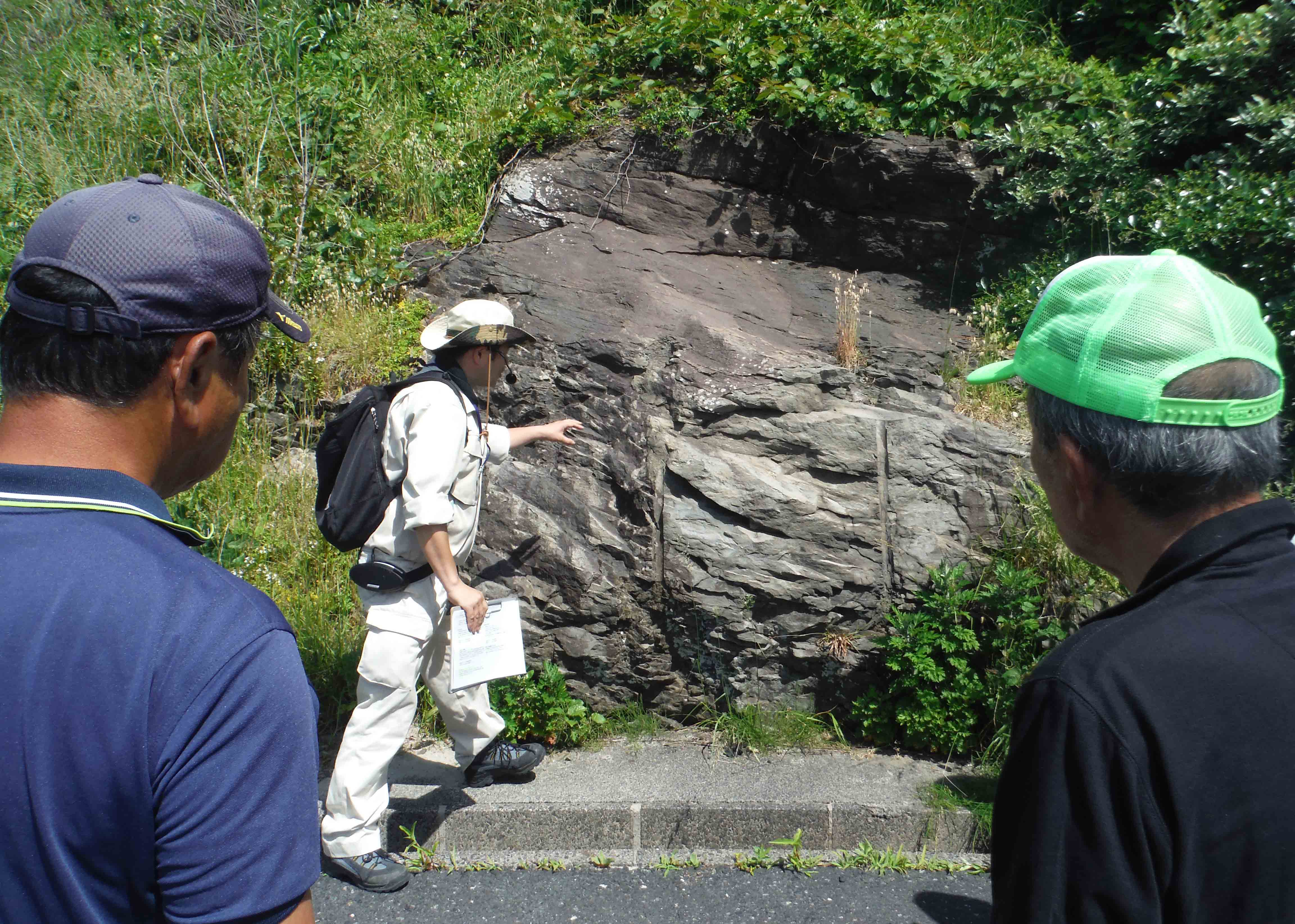 板状安山岩