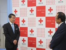 鳥取県遊技業協同組合からの日本赤十字社活動資金贈呈式1