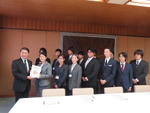 とっとり若者広聴レンジャーからの提案報告会1