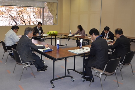 考古部会での協議の様子の写真