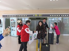 台湾台中チャーター便の利用客　お出迎え1
