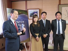 星取県ボールペン贈呈式2