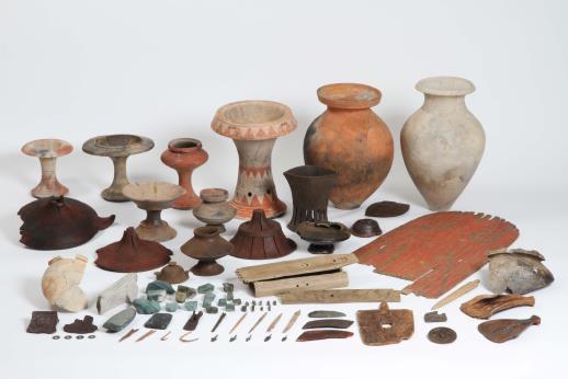 青谷上寺地遺跡の指定品(一部)