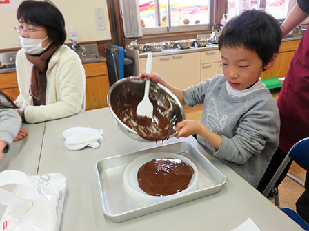 三角縁神獣鏡チョコレートづくり