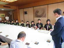 「第54回交通安全子供自転車全国大会」に出場された八頭町立八東小学校チームの結果報告会1