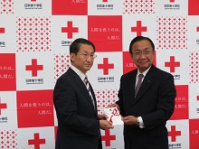 鳥取県遊技業協同組合からの日本赤十字社活動資金贈呈式2