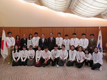 鳥取県・江原道友好提携25周年記念事業（お茶のふるまい・大学生交流活動報告）2