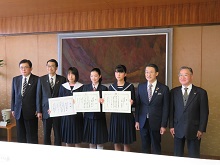 令和元年度県税納税表彰式・「中学生の税についての作文・習字」優秀作品表彰式2