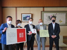 有限会社ふかたからの布マスク商品化報告及び寄贈式2