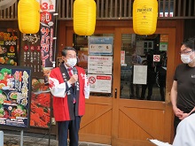 新型コロナウイルス感染予防対策協賛店へのステッカー交付式1