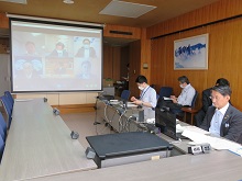 新型コロナウイルス感染症に関する全国知事会と国との意見交換会1