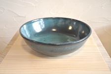 写真「青釉鉢」