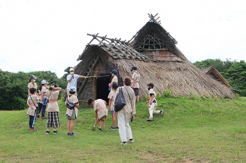 竪穴住居の見学