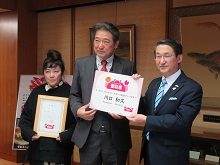 元プロ野球選手 川口和久さん への 「とっとりへ ウェルカニスポーツ総合アンバサダー」任命式2