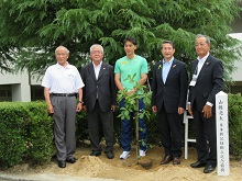 山縣亮太 選手 100m日本新記録記念「オリンピック・オーク」植樹式2