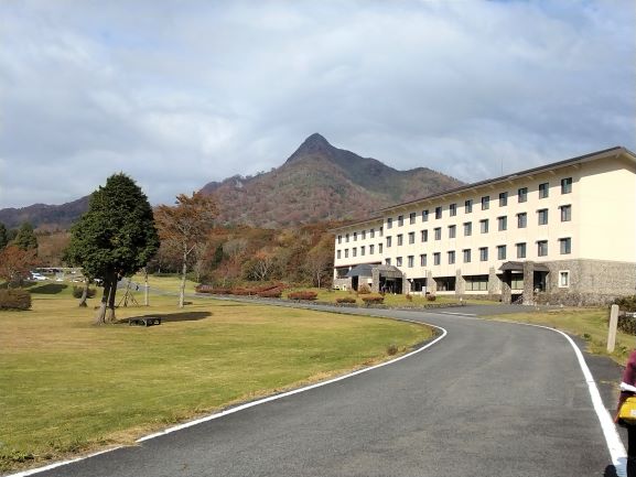 そびえる休暇村奥大山