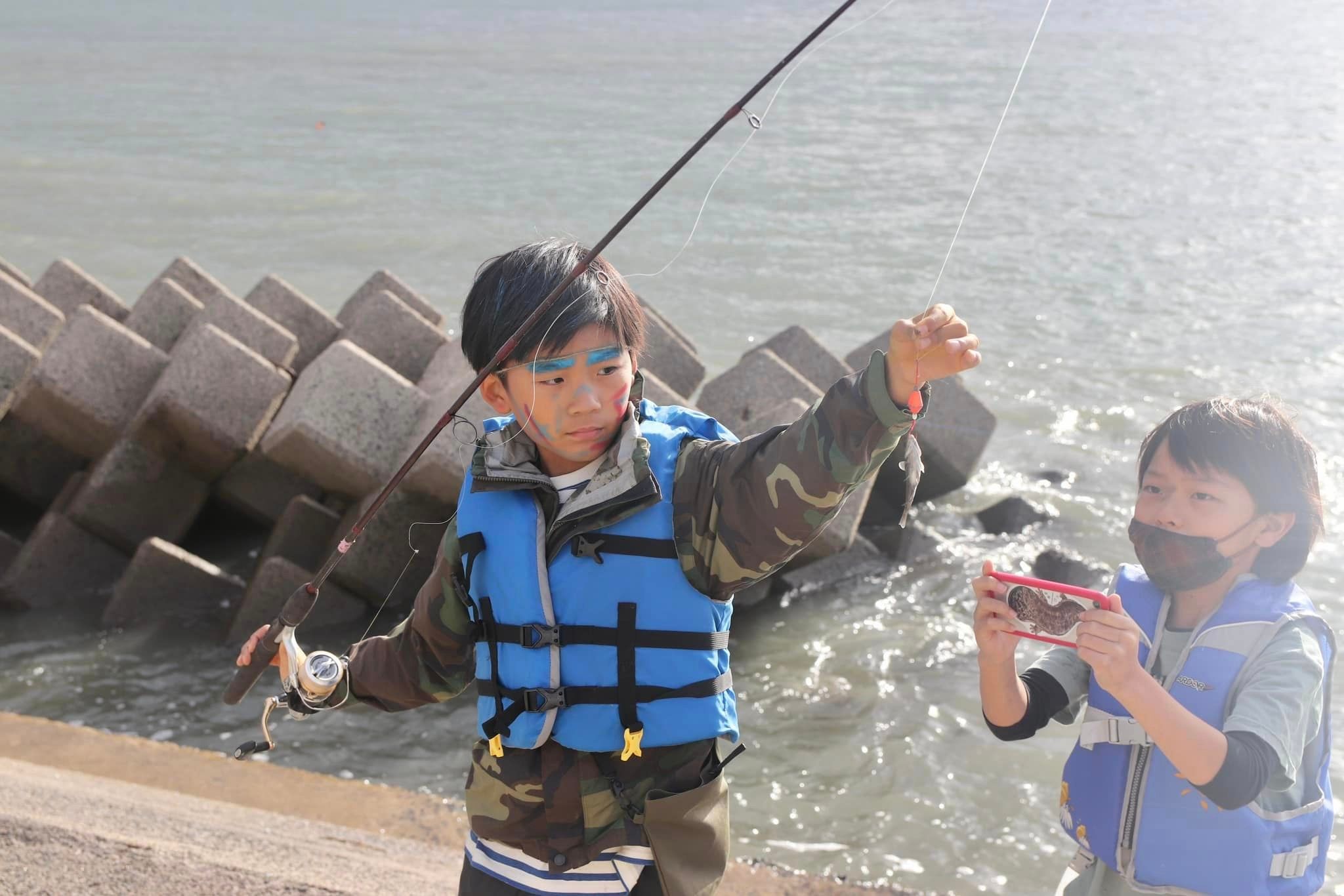 ネイチャーガイドと海遊び（釣り・シーカヤック）