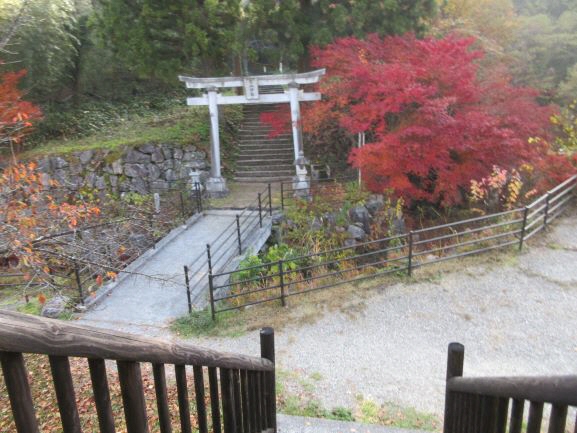 滝山神社