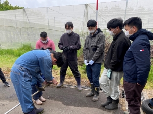 学生が指導