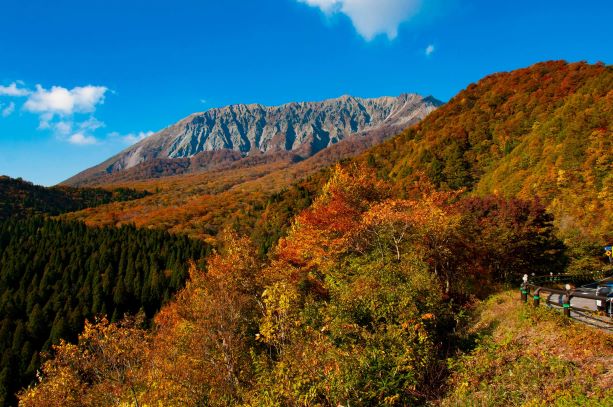 紅葉の大山南壁