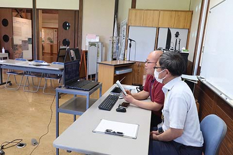 むきばんだから生中継しています(智頭小学校)