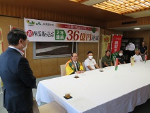 JA鳥取中央からの「鳥取西瓜」販売報告会1