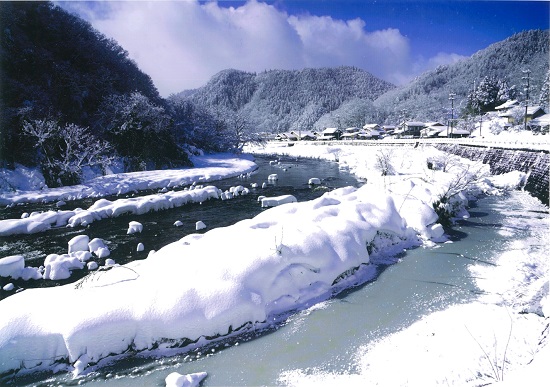 冬晴れの日南町