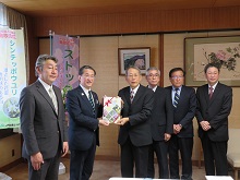 「とっとりの花沿革史」編集委員からの発刊報告会1