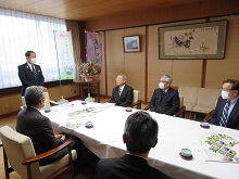 「とっとりの花沿革史」編集委員からの発刊報告会2