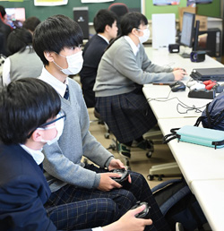 eスポーツ部の活動の様子2