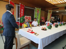 JA鳥取中央からの「鳥取西瓜」贈呈式1