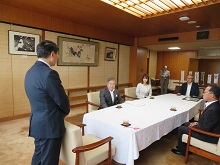 株式会社山陰放送からの台湾東部沖地震に係る救援金贈呈式1