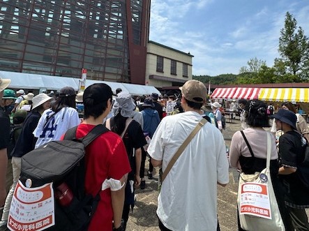 スタート地点の未来中心にみんなが集まっている